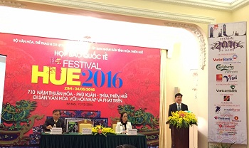 Buổi họp báo về Festival Huế 2016.